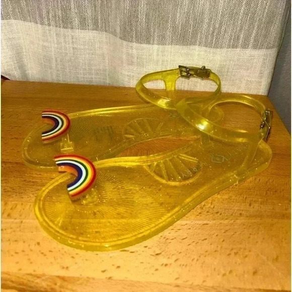 NEW Katy Perry Rainbow Jelly Sandals Yellow Sz 5 - Picture 2 of 7